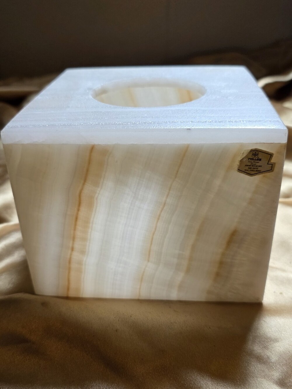 Vintage Collectable Tellez Off White Mexican Onyx Decorative Tissue Box Cover